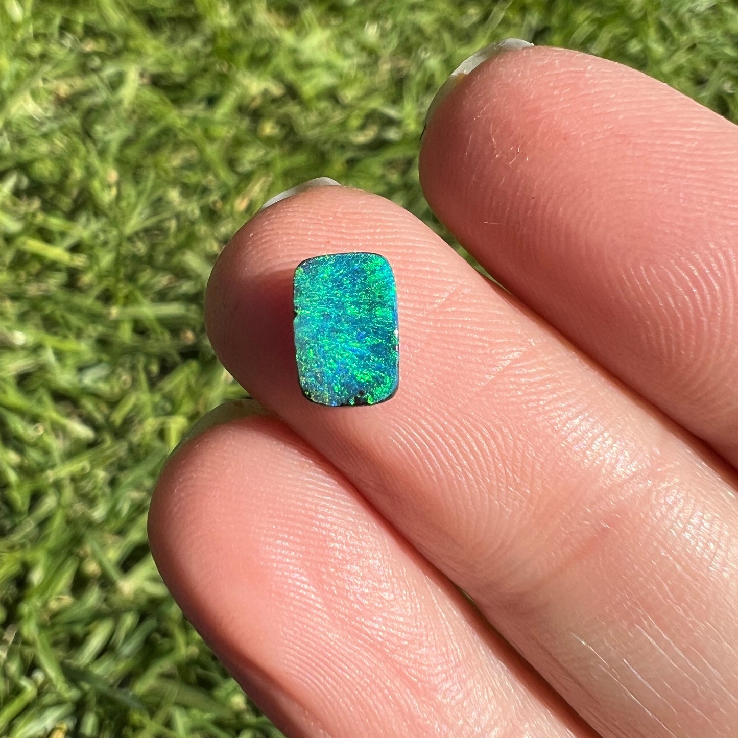 0.76 Ct extra small boulder opal