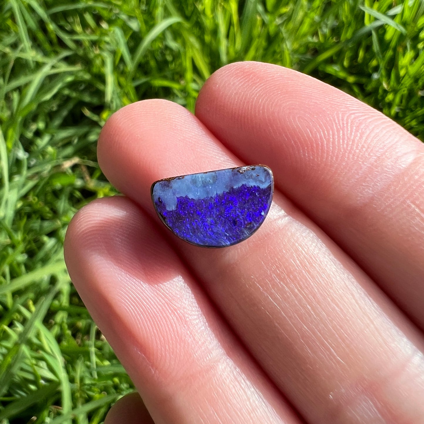 3.33 Ct small purple boulder opal