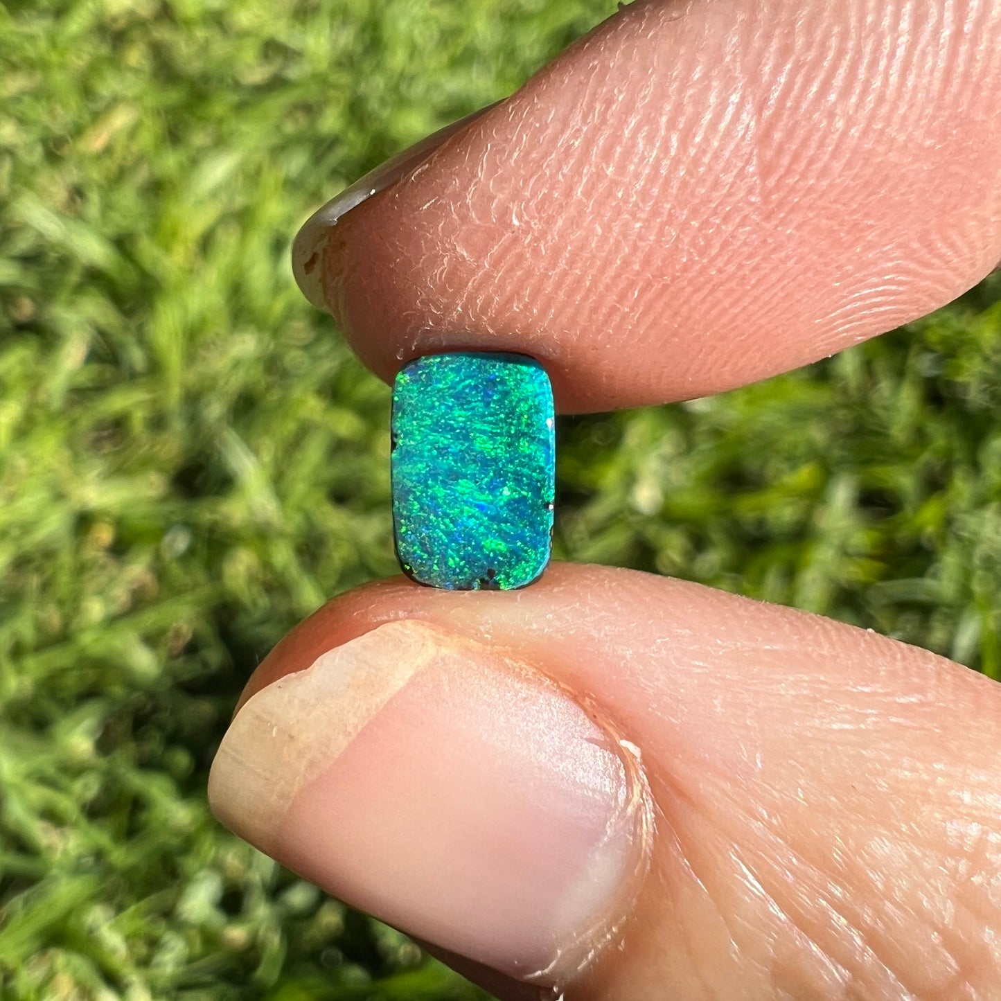 0.76 Ct extra small boulder opal