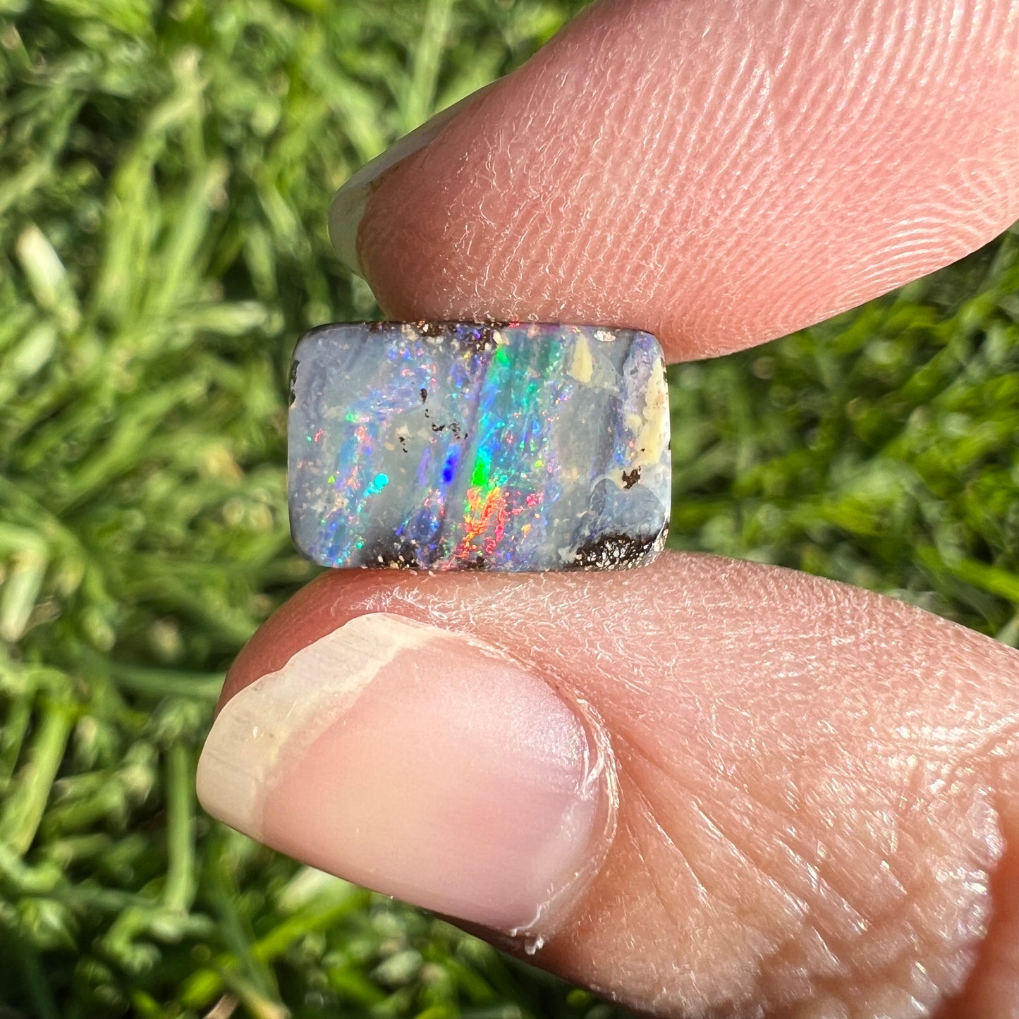 3.65 Ct small boulder opal