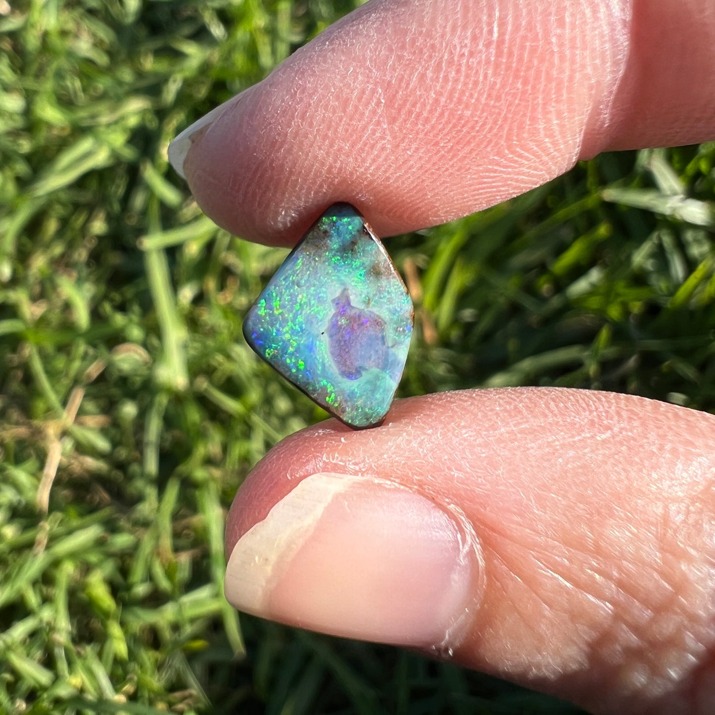 2.31 Ct small boulder opal