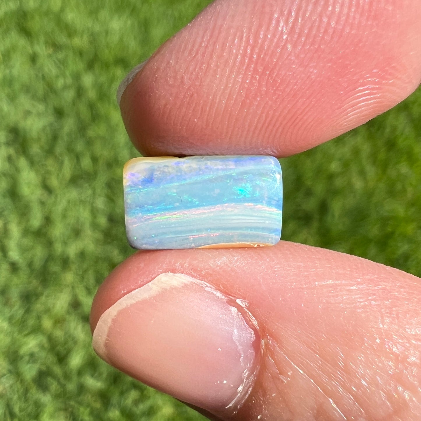 2.66 Ct small boulder opal