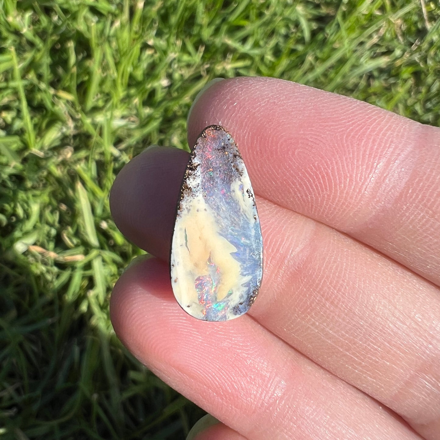 7.07 Ct teardrop boulder opal