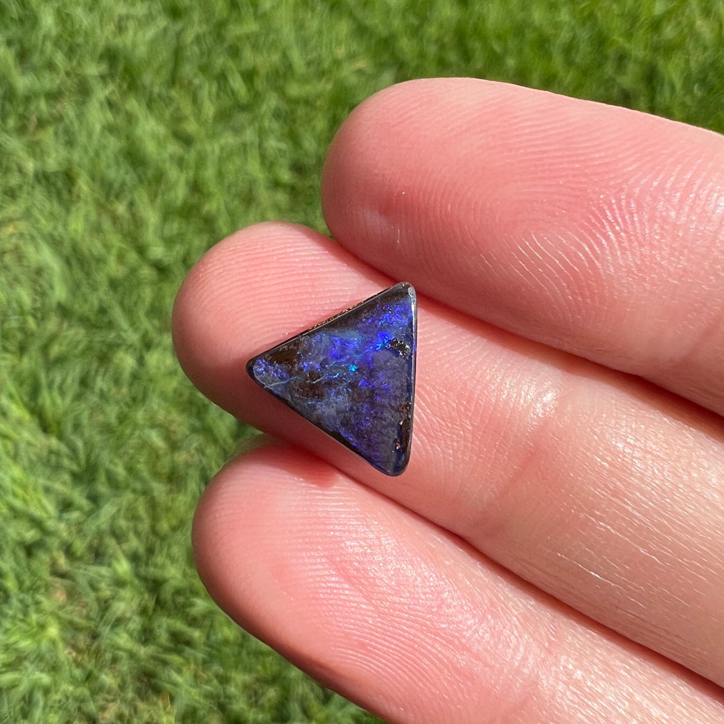 2.28 Ct small boulder opal