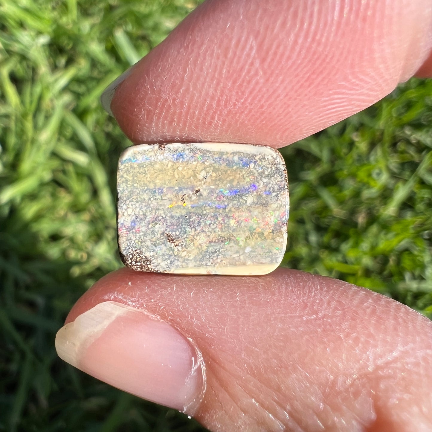 3.55 Ct small boulder opal