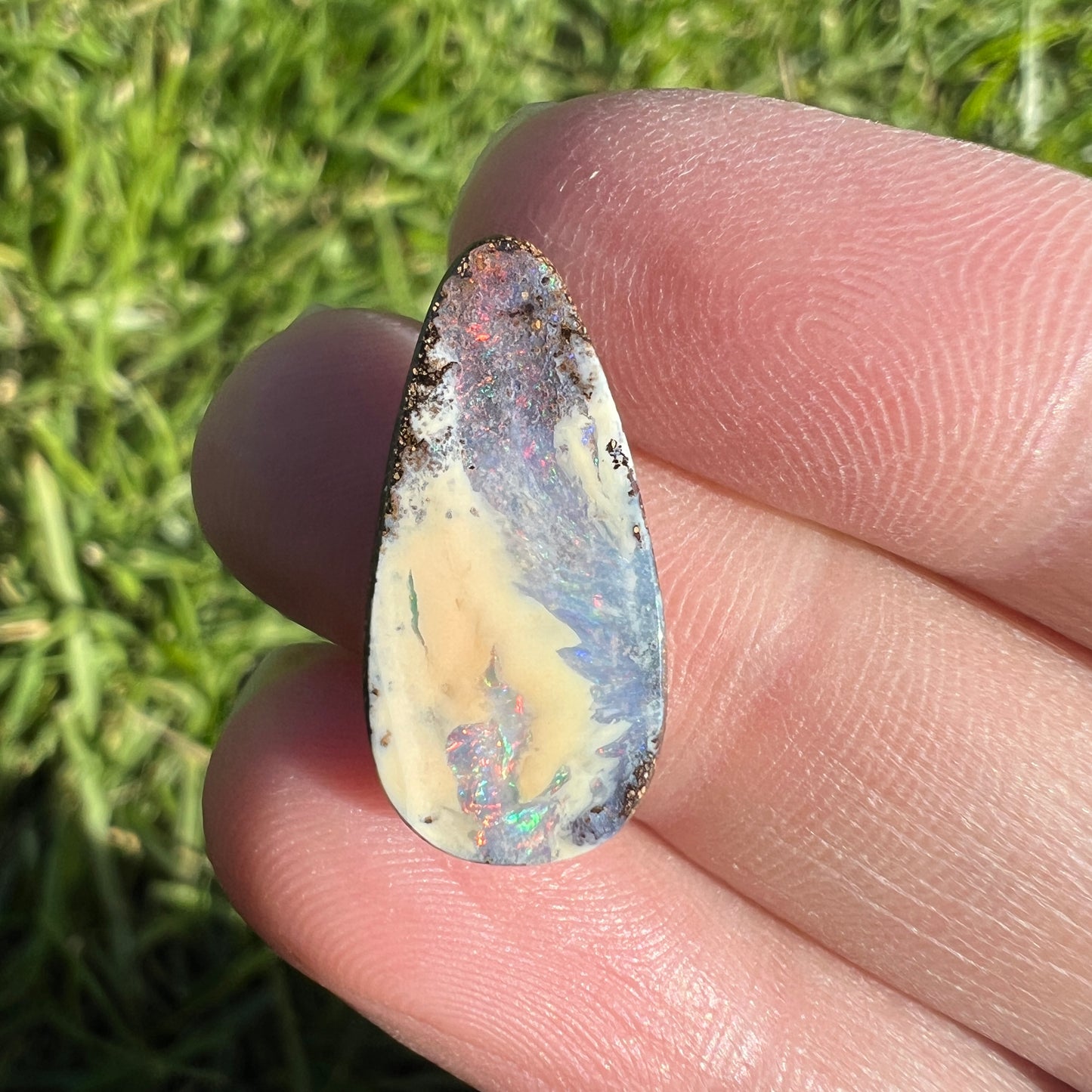 7.07 Ct teardrop boulder opal