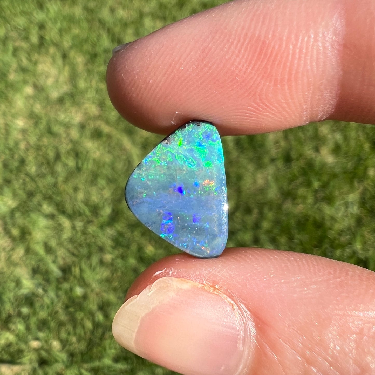 3.30 Ct green-blue boulder opal