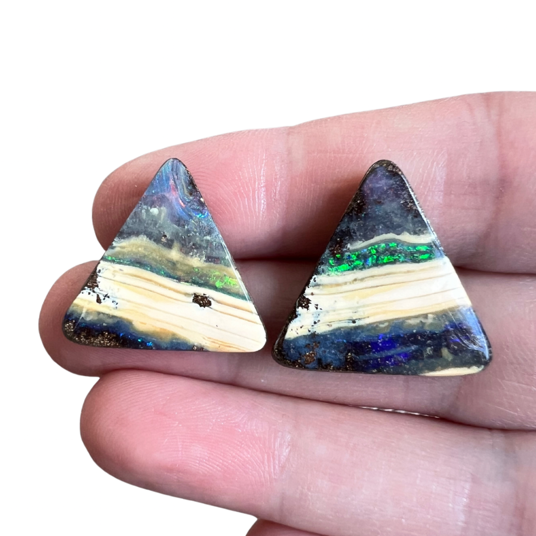 21.52 Ct triangle boulder opal pair