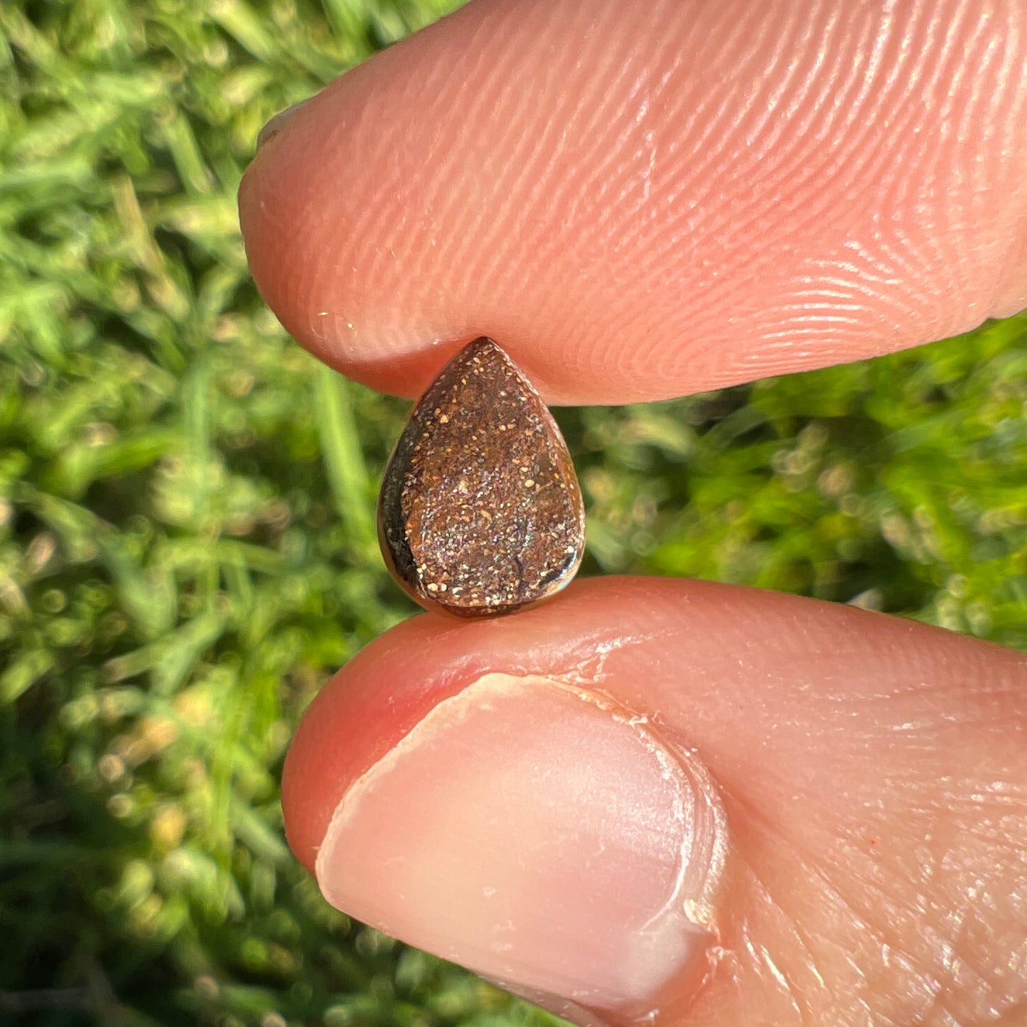 0.92 Ct extra small boulder opal