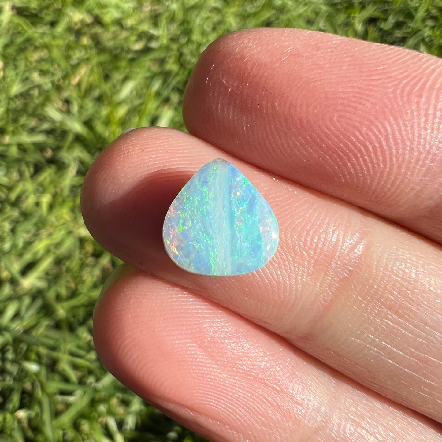 2.33 Ct pastel boulder opal