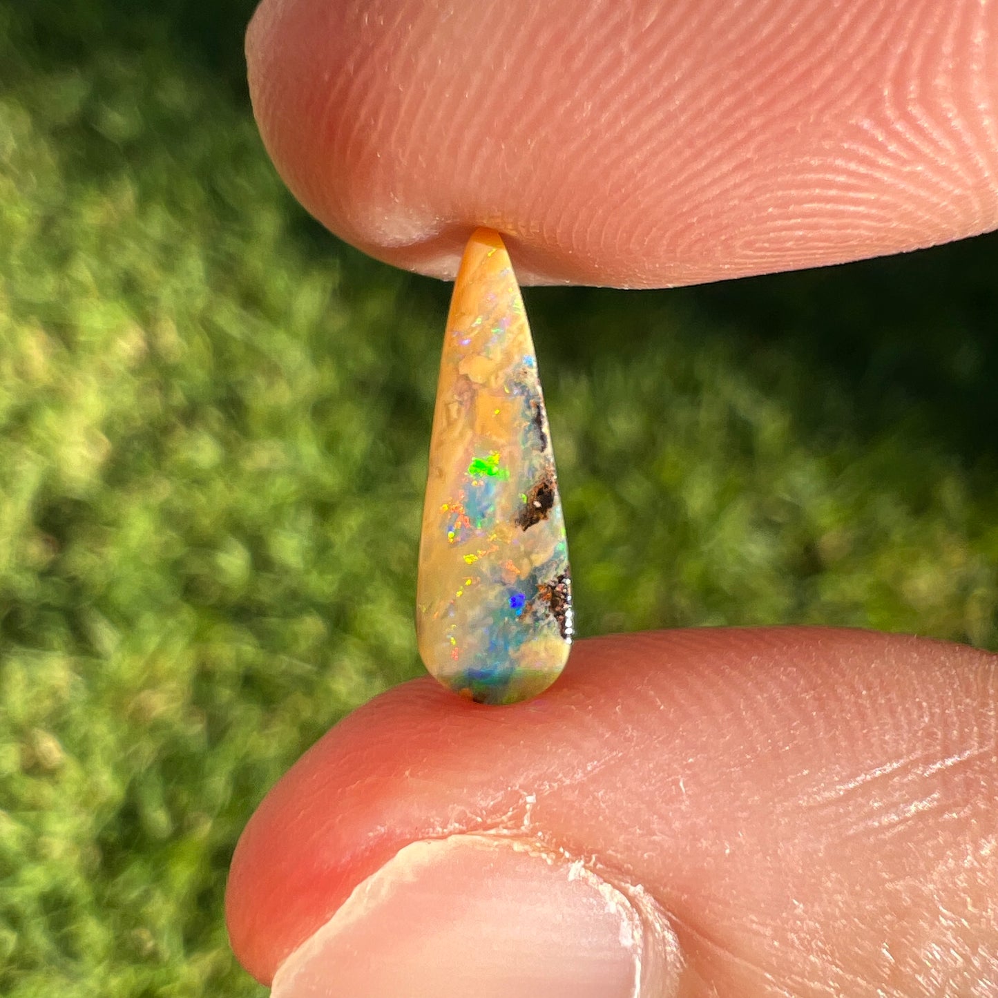 0.96 Ct small boulder opal