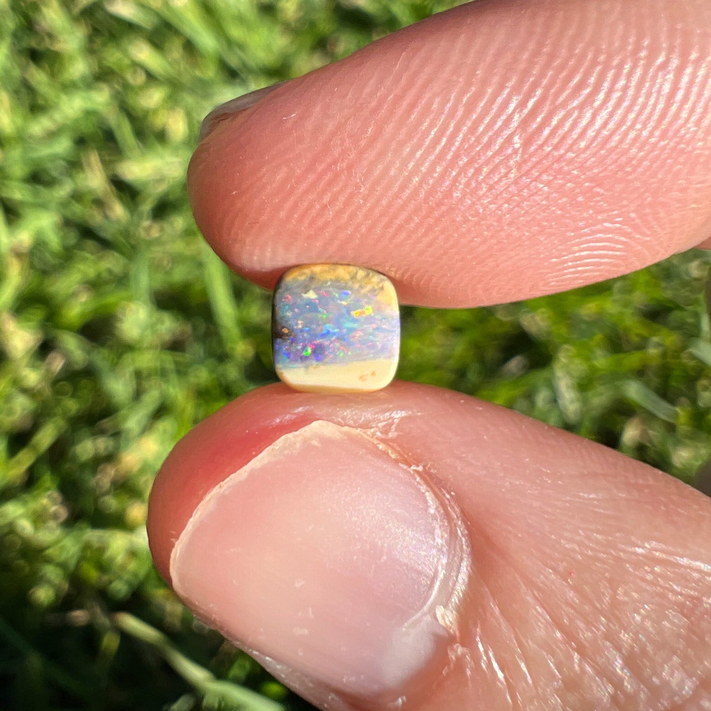 0.63 Ct extra small boulder opal