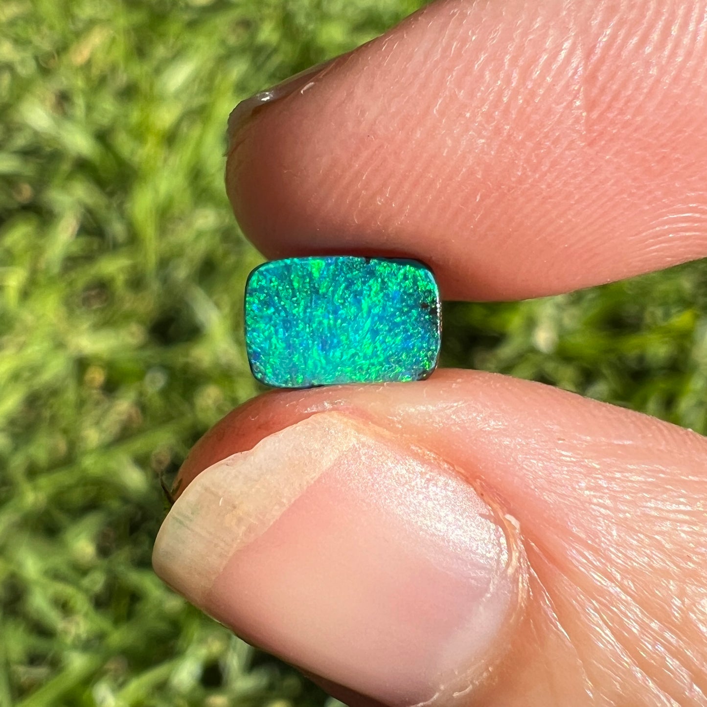 0.76 Ct extra small boulder opal