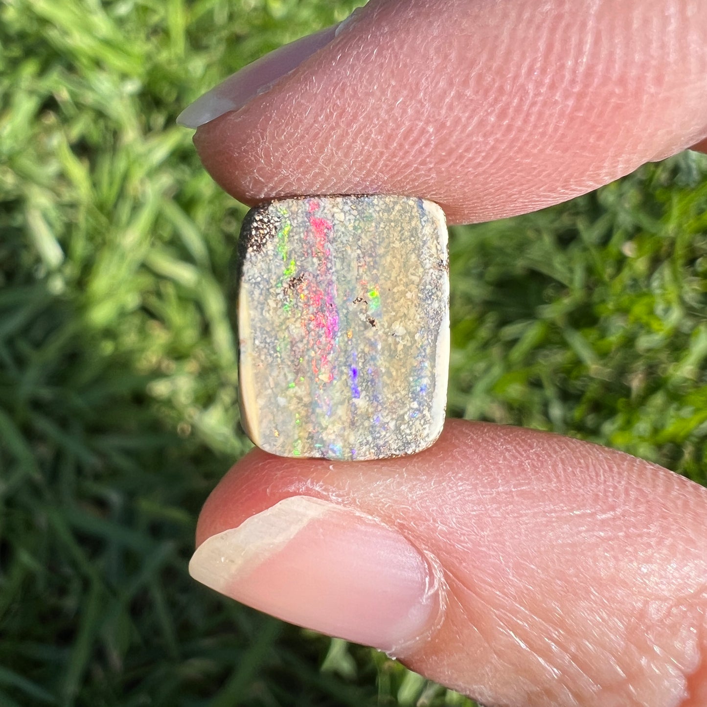 3.55 Ct small boulder opal