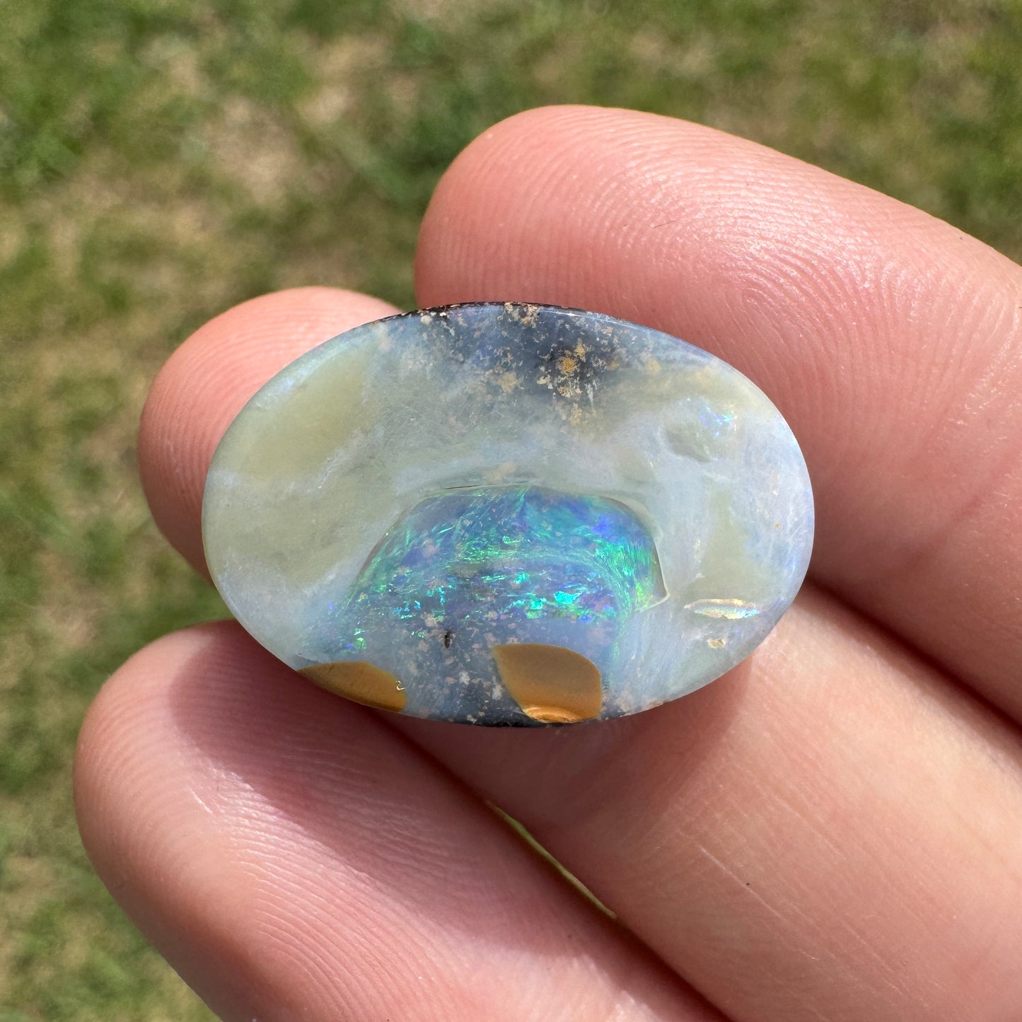 10.94 Ct oval boulder opal