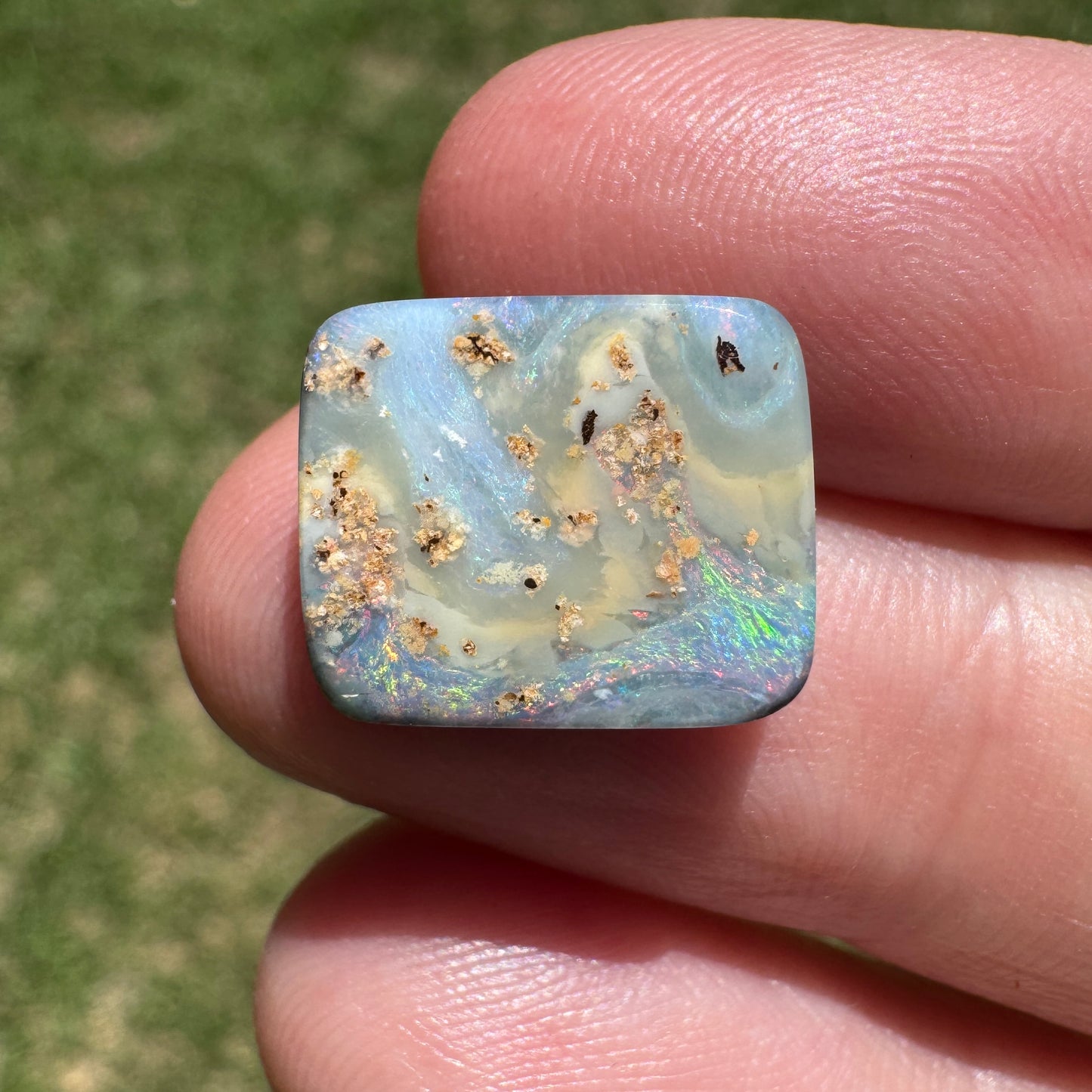 5.78 Ct small boulder opal