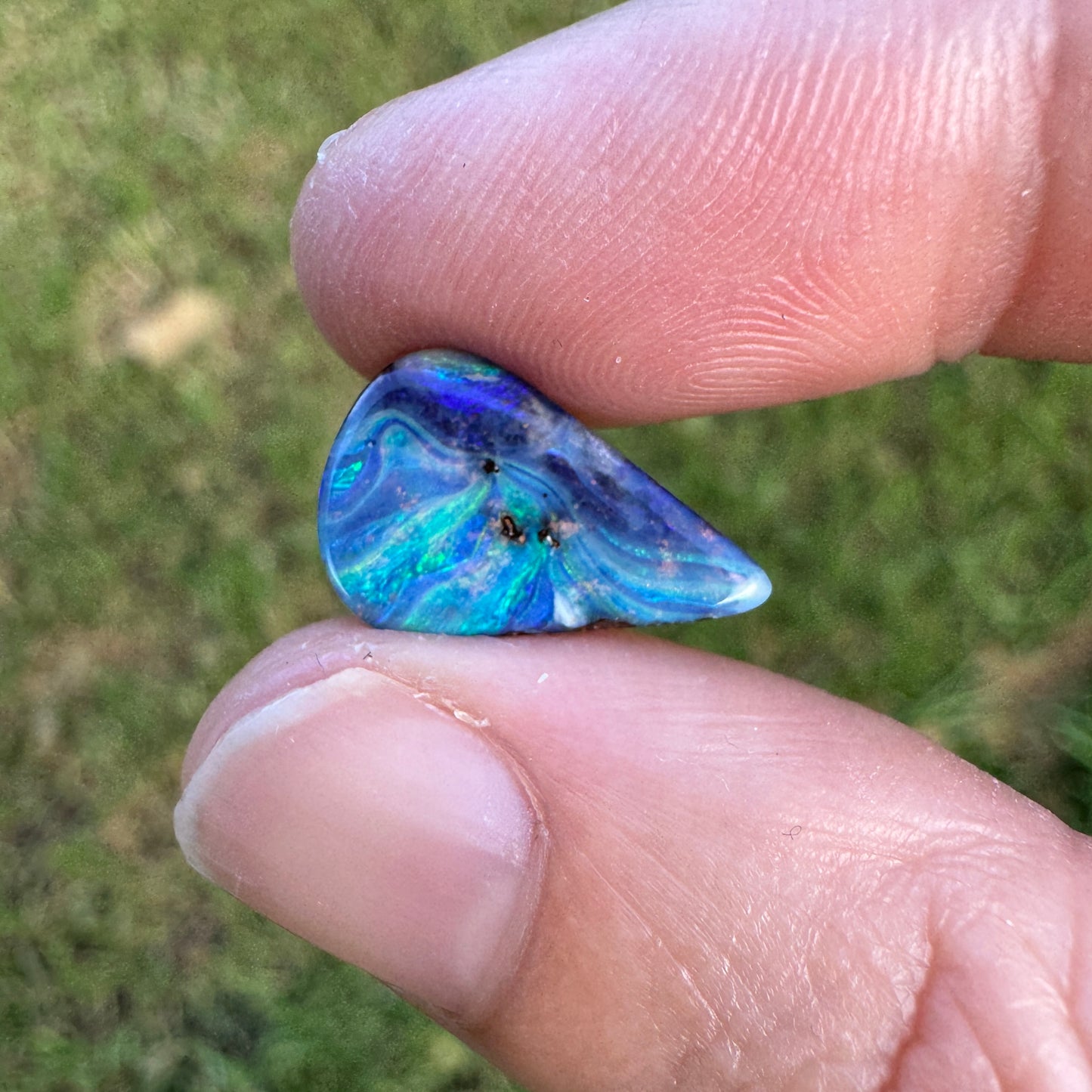 2.59 Ct small boulder opal