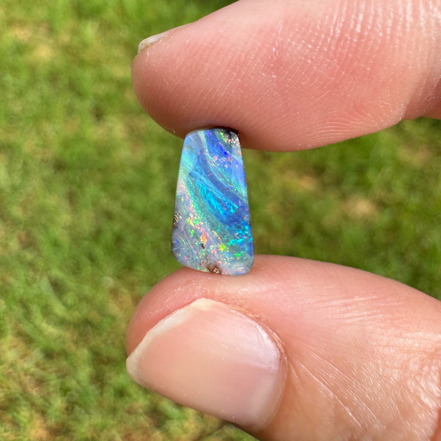 1.75 Ct small boulder opal