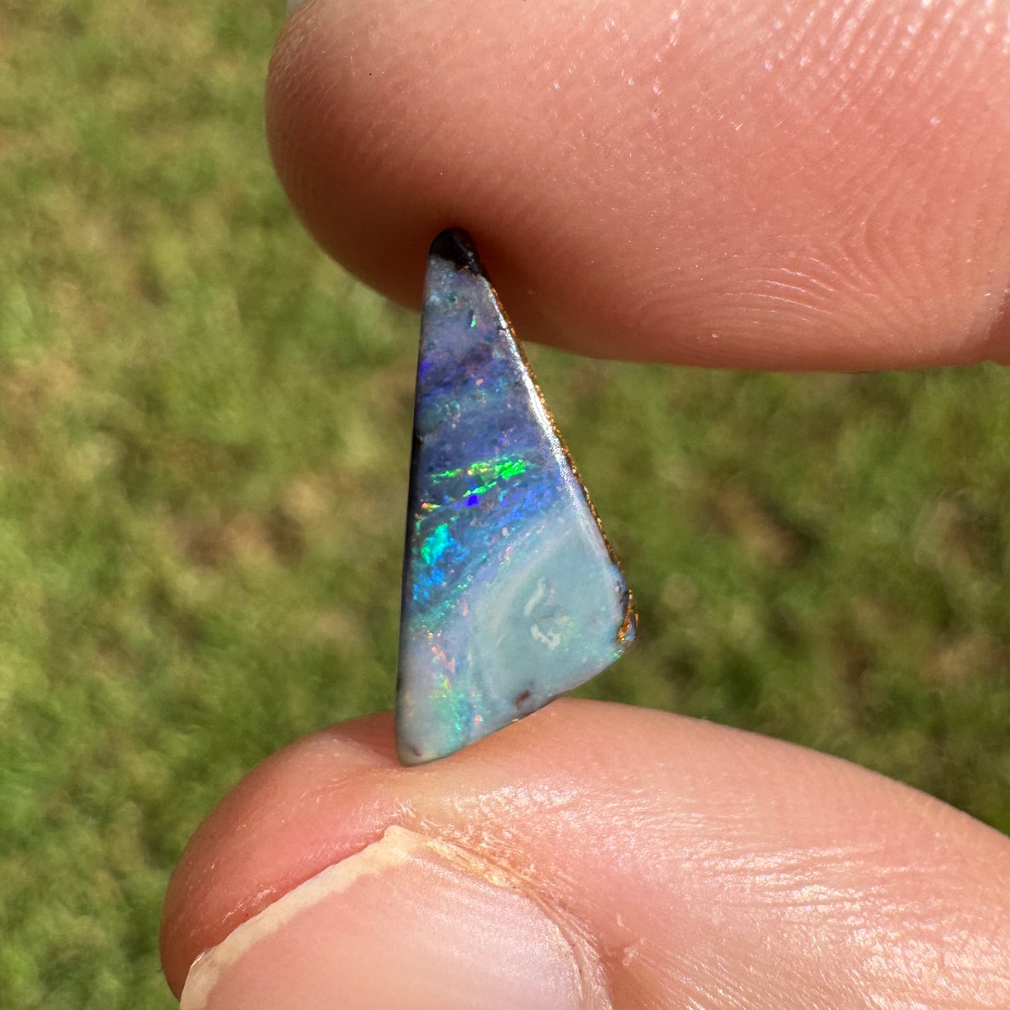 2.30 Ct small boulder opal