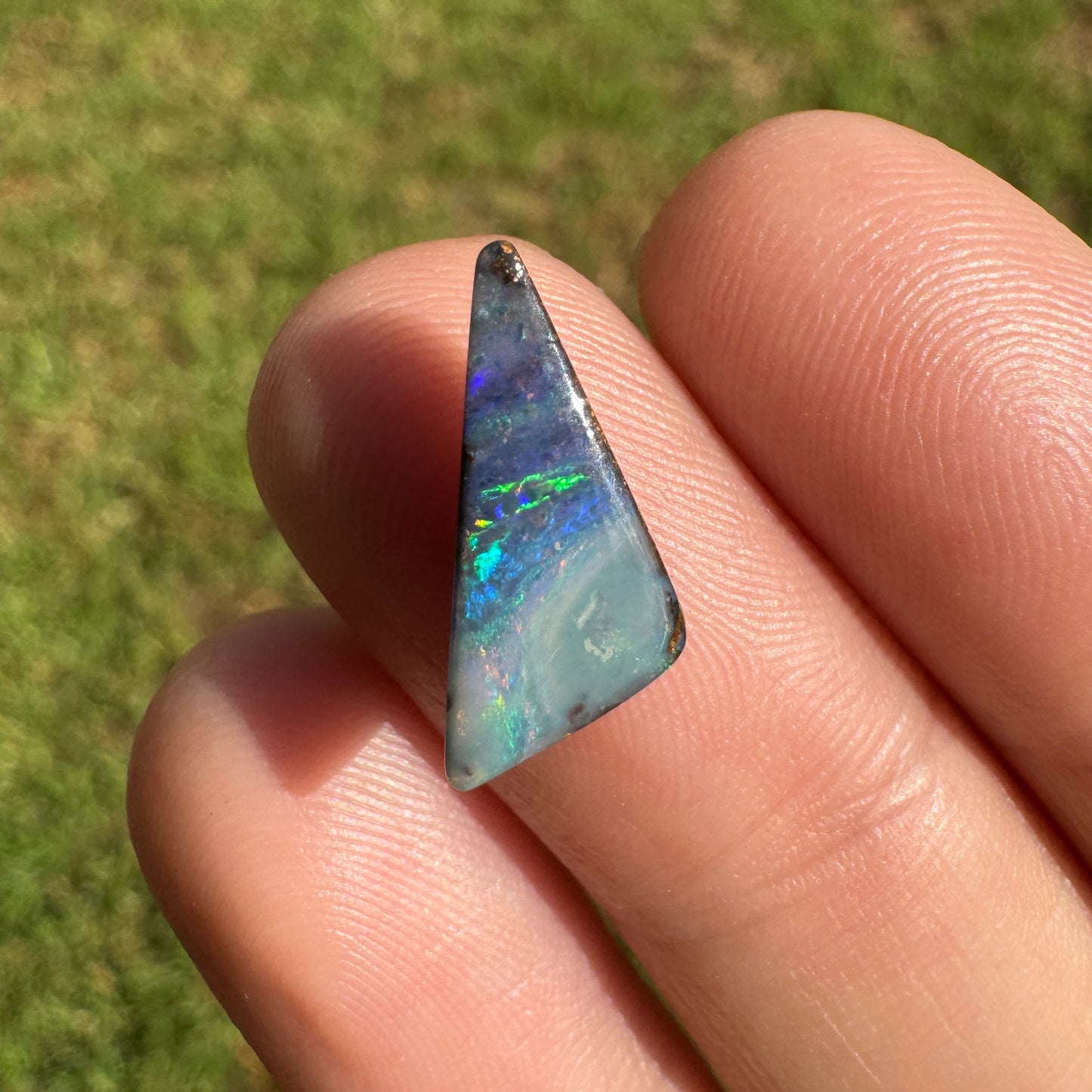 2.30 Ct small boulder opal