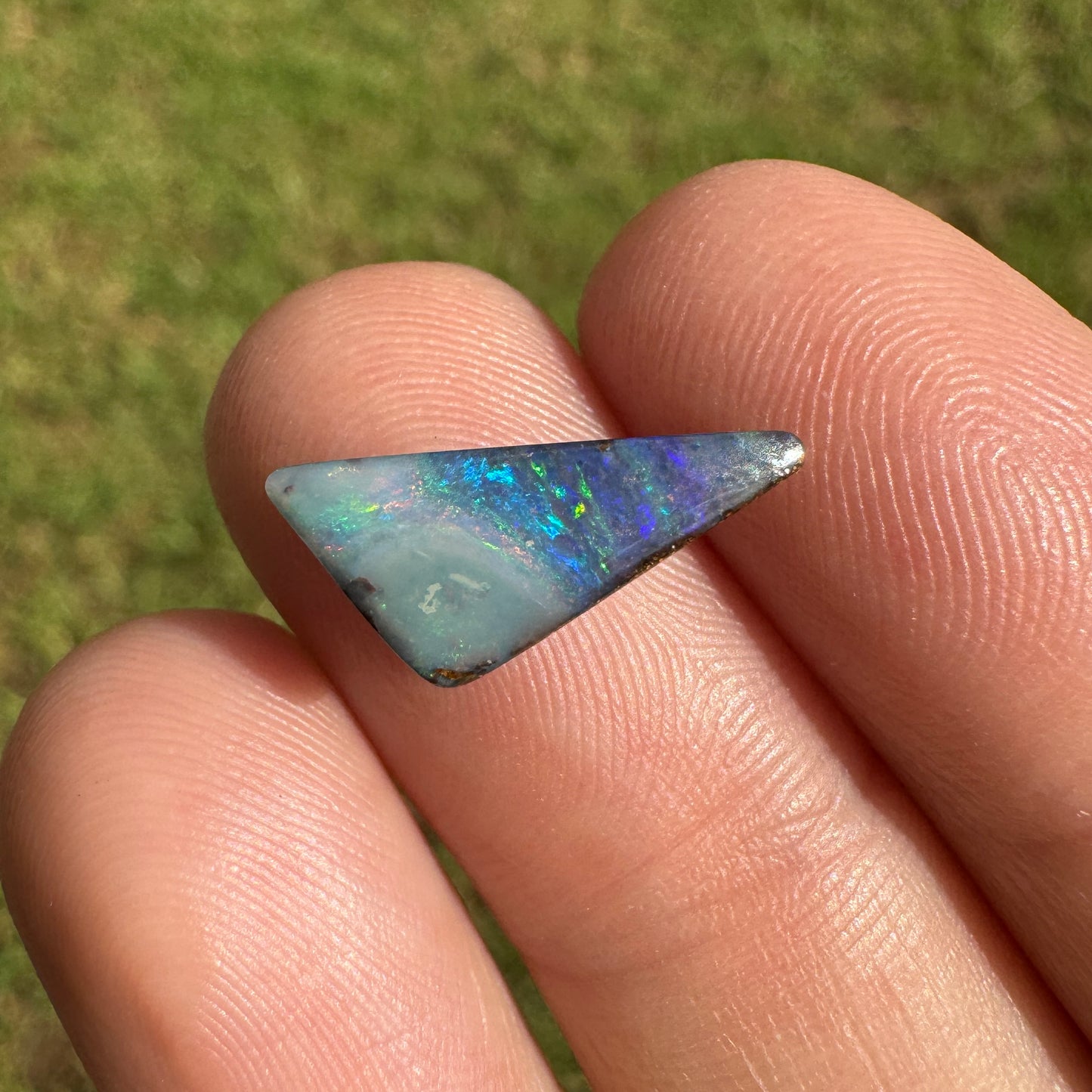 2.30 Ct small boulder opal