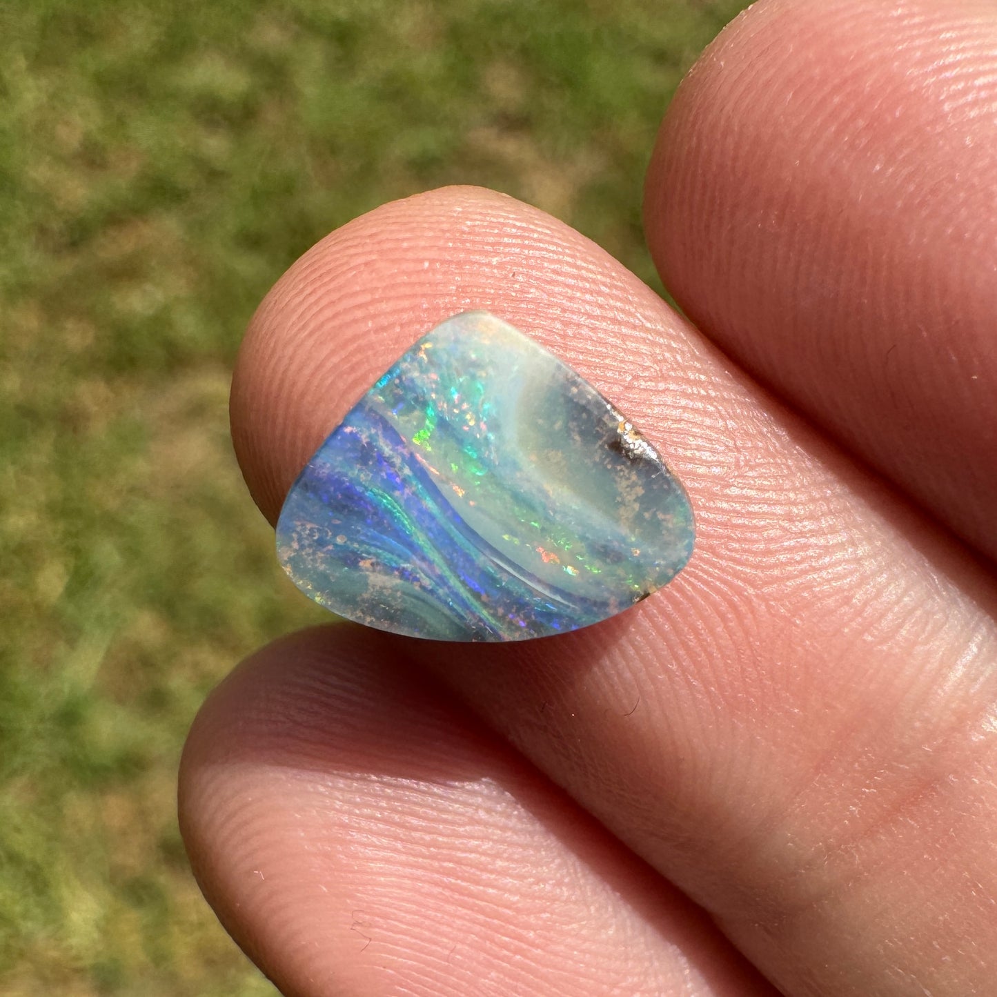 1.69 Ct small boulder opal