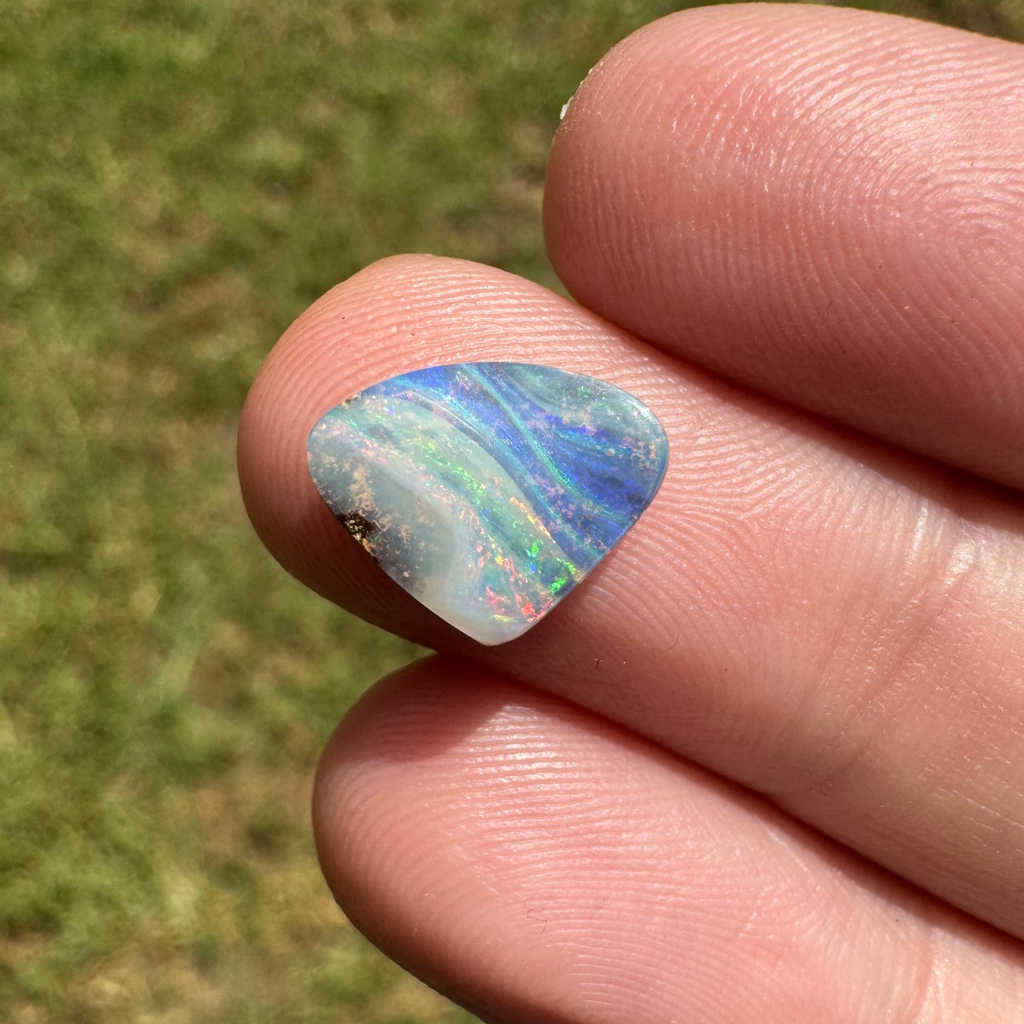 1.69 Ct small boulder opal