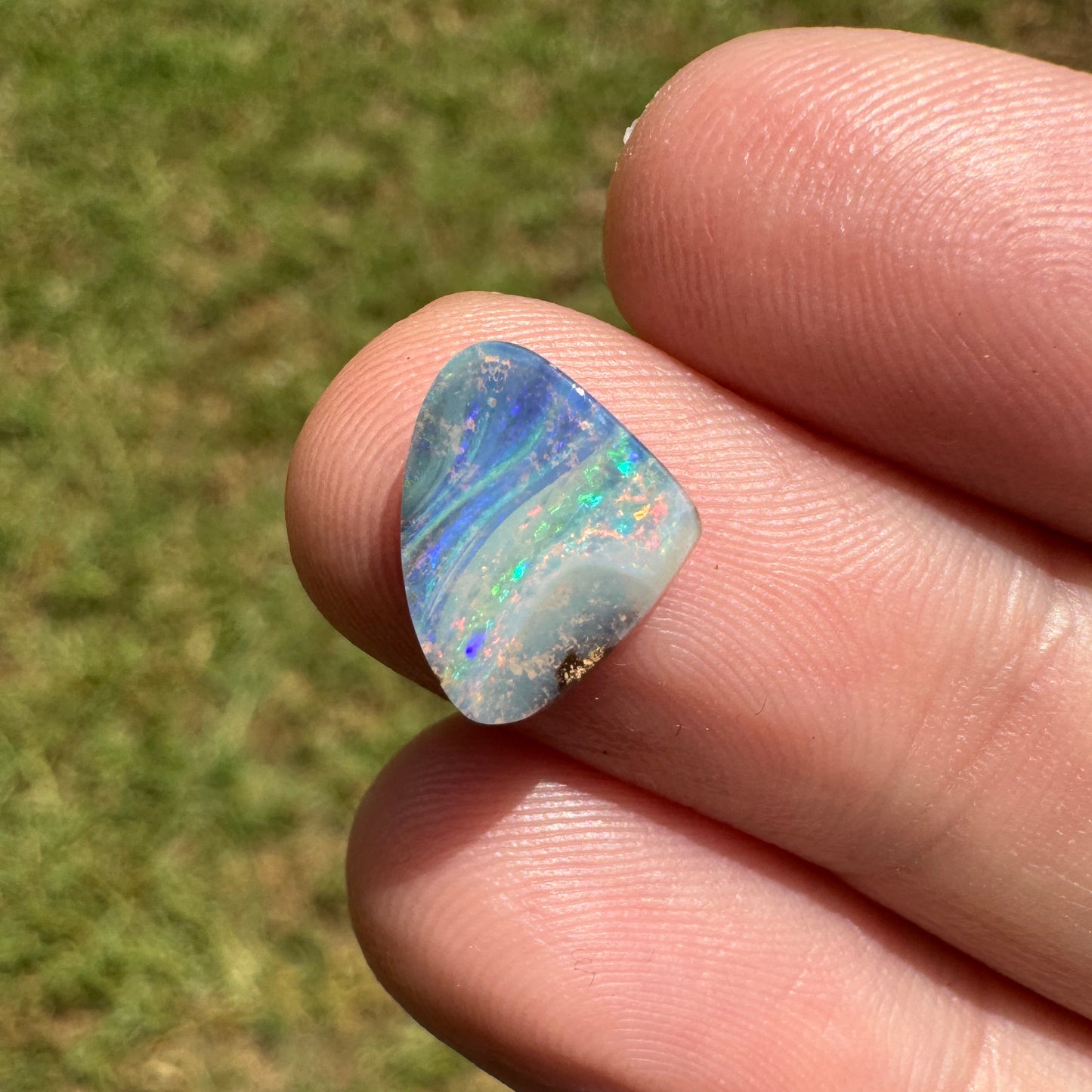 1.69 Ct small boulder opal