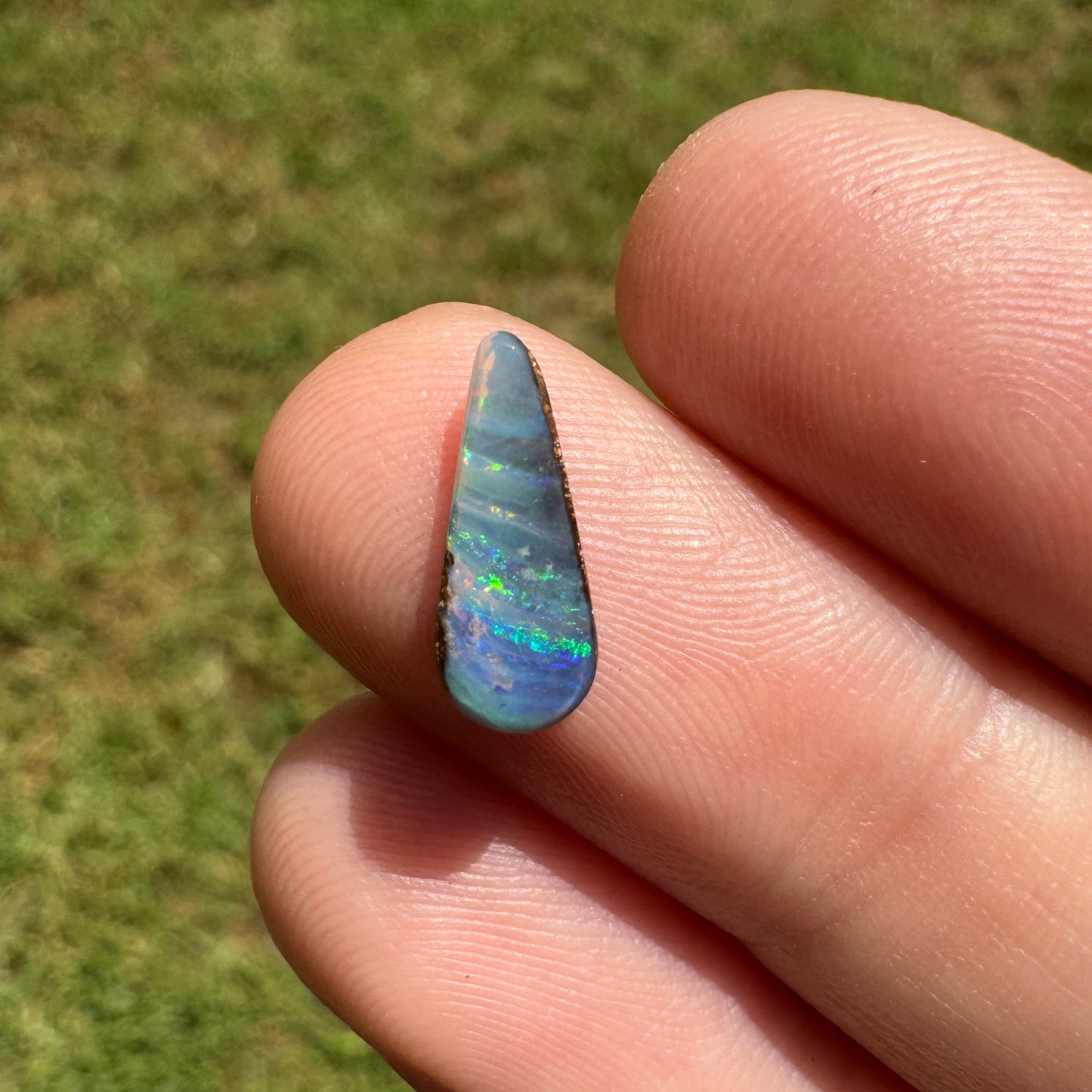 0.94 Ct small boulder opal