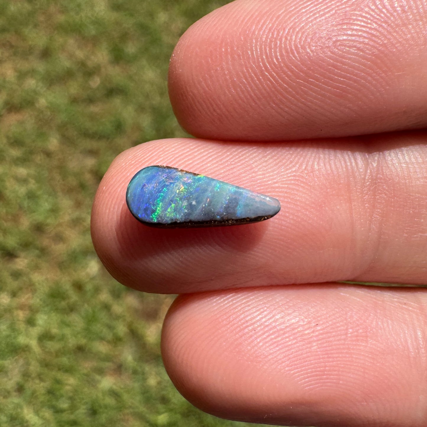 0.94 Ct small boulder opal