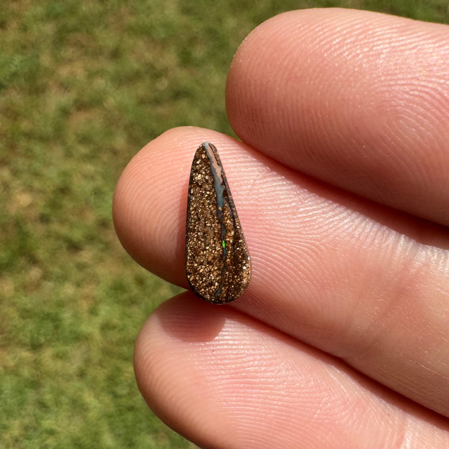 0.94 Ct small boulder opal