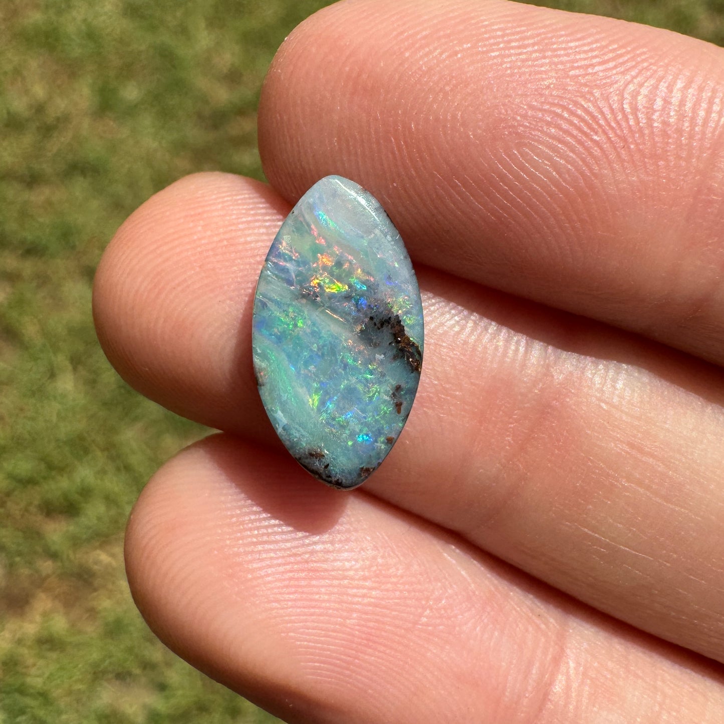 2.72 Ct small boulder opal