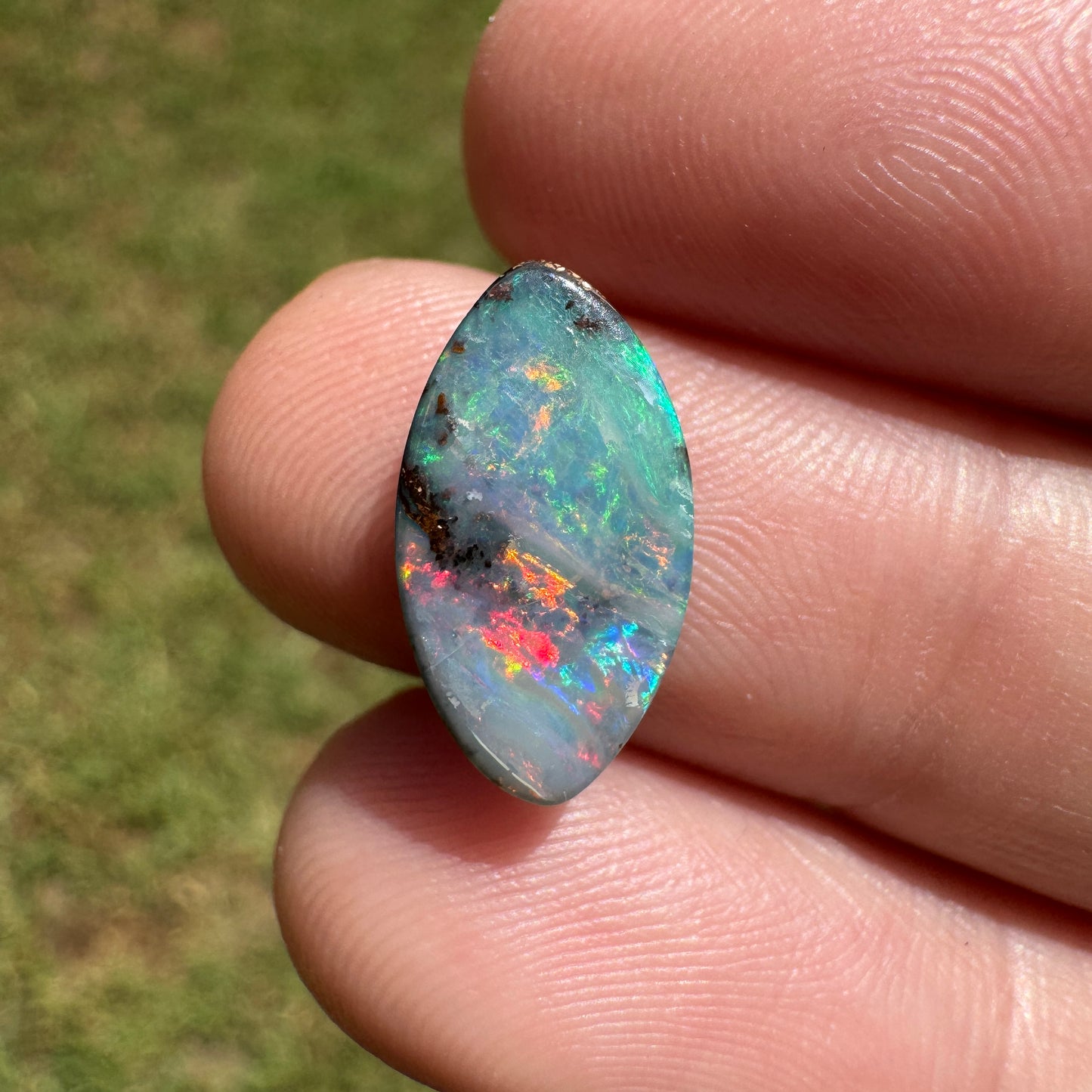 2.72 Ct small boulder opal