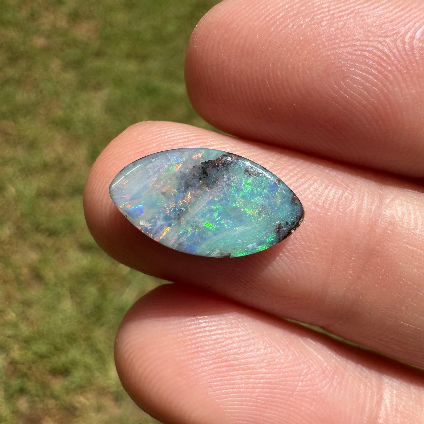 2.72 Ct small boulder opal