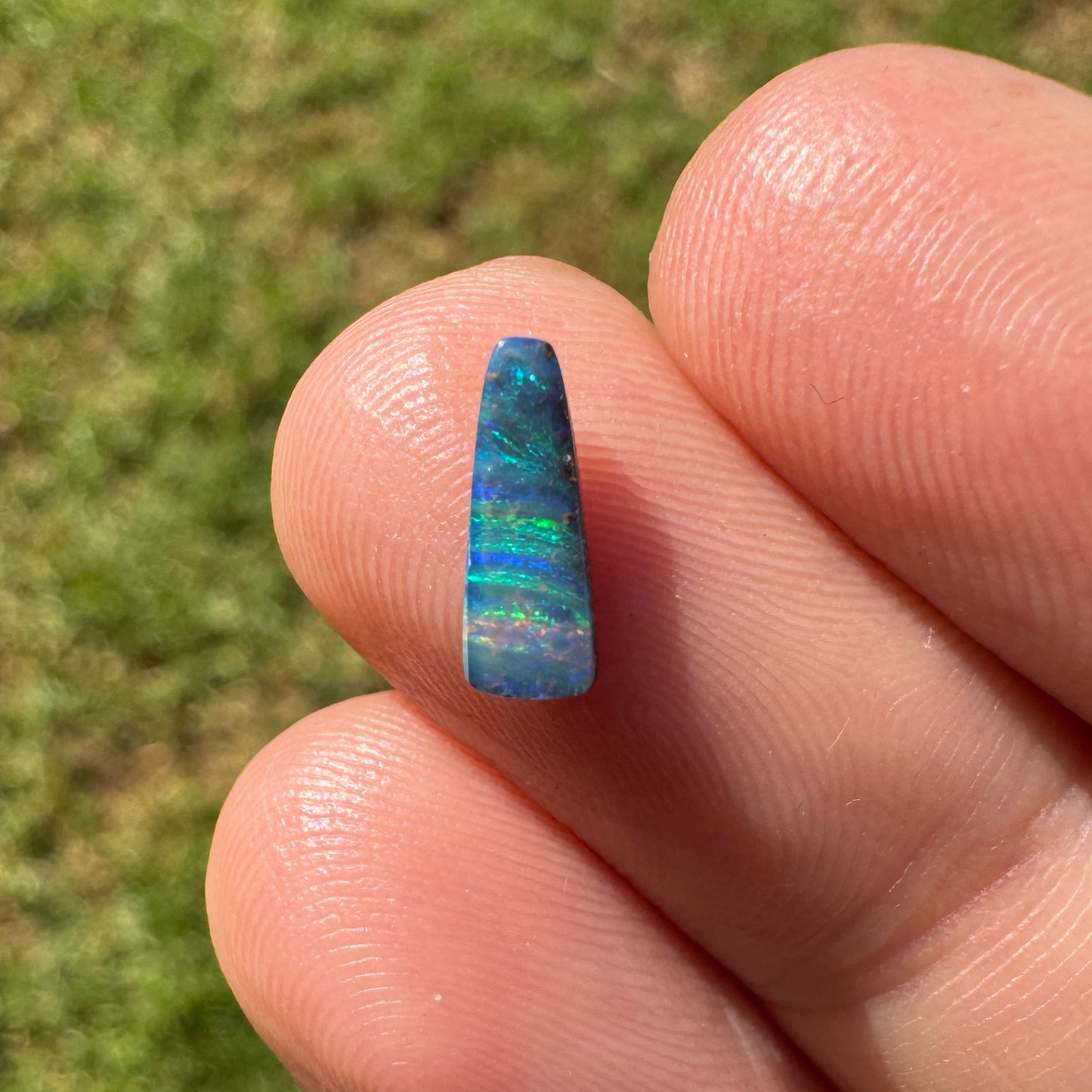 0.67 Ct extra small boulder opal