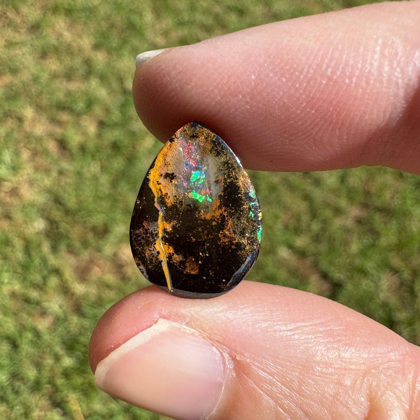 5.90 Ct small boulder opal