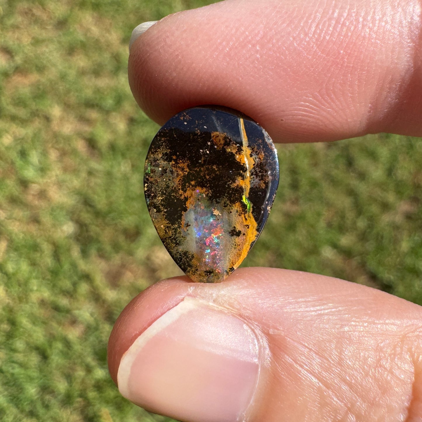 5.90 Ct small boulder opal