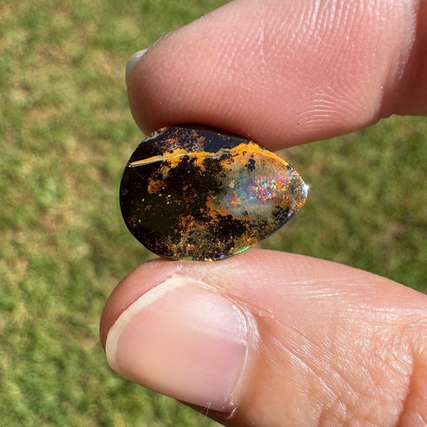 5.90 Ct small boulder opal