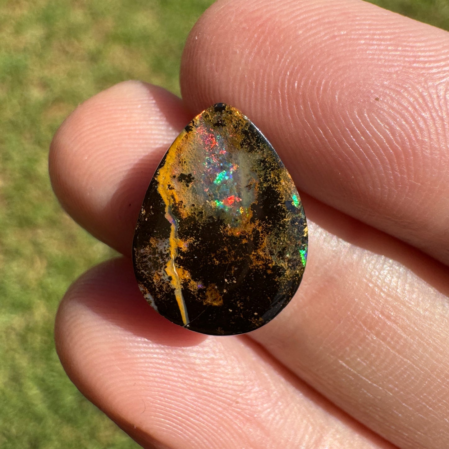 5.90 Ct small boulder opal