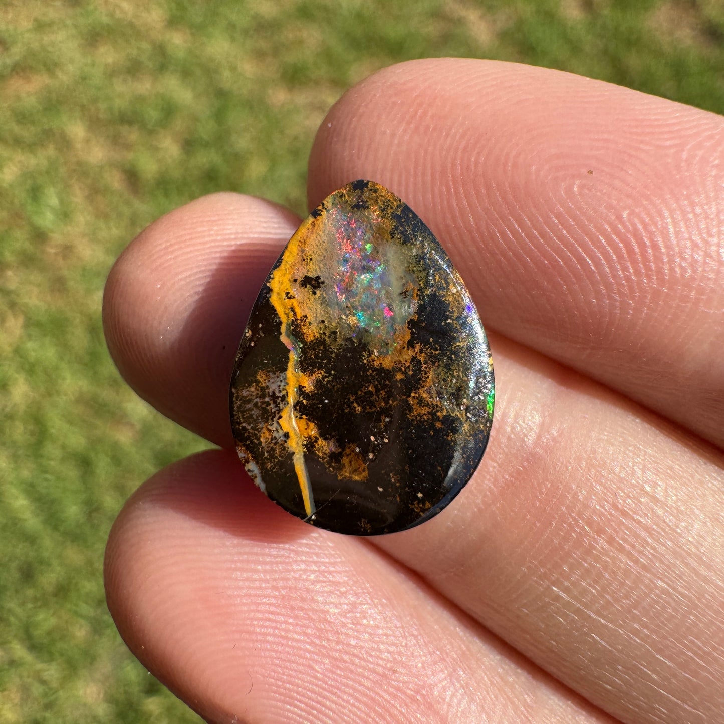 5.90 Ct small boulder opal