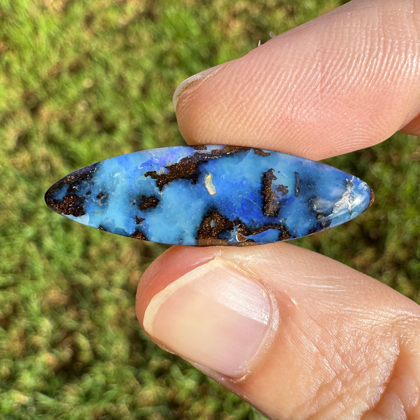 10.77 Ct blue boulder opal