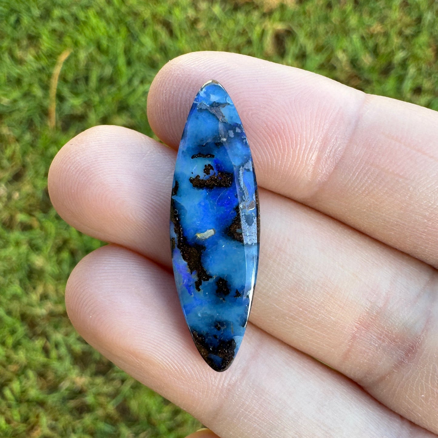 10.77 Ct blue boulder opal