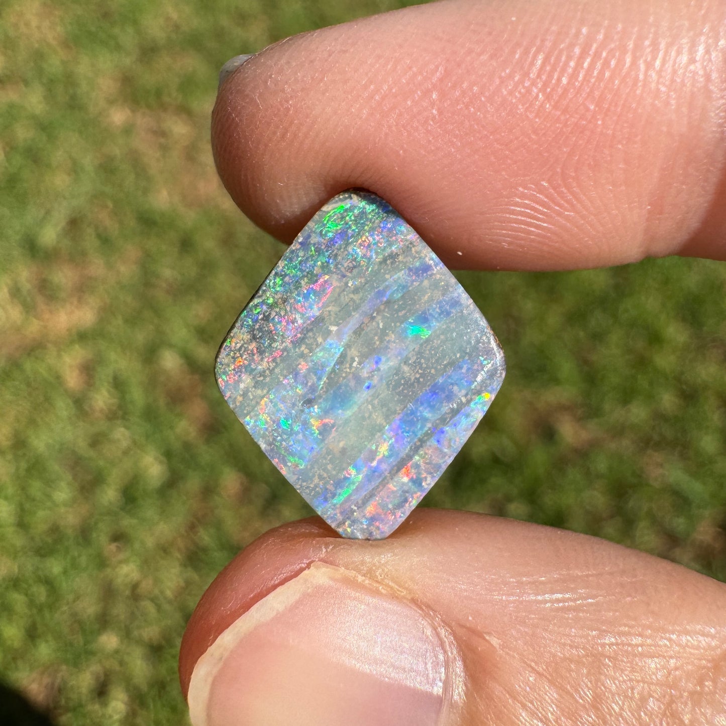 4.61 Ct rainbow stripe boulder opal