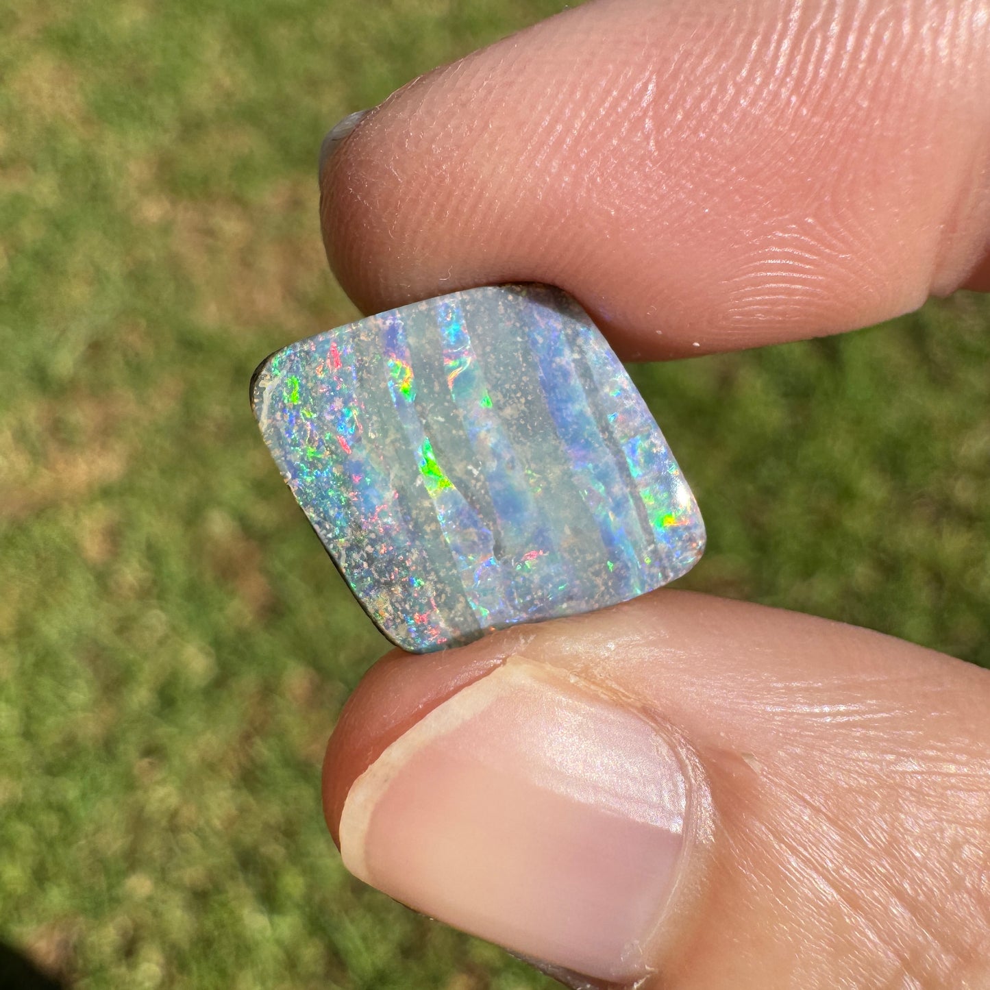 4.61 Ct rainbow stripe boulder opal