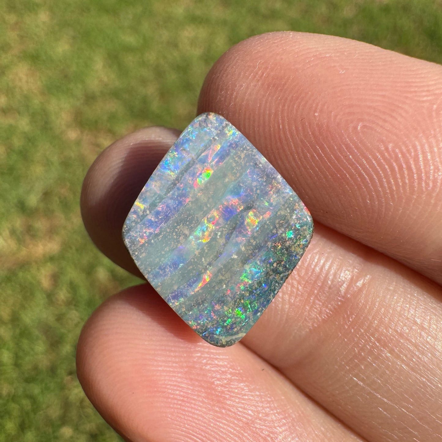 4.61 Ct rainbow stripe boulder opal