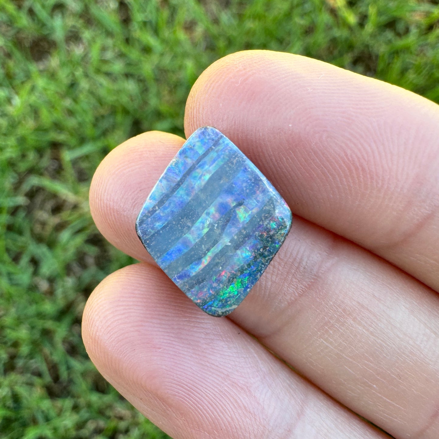 4.61 Ct rainbow stripe boulder opal