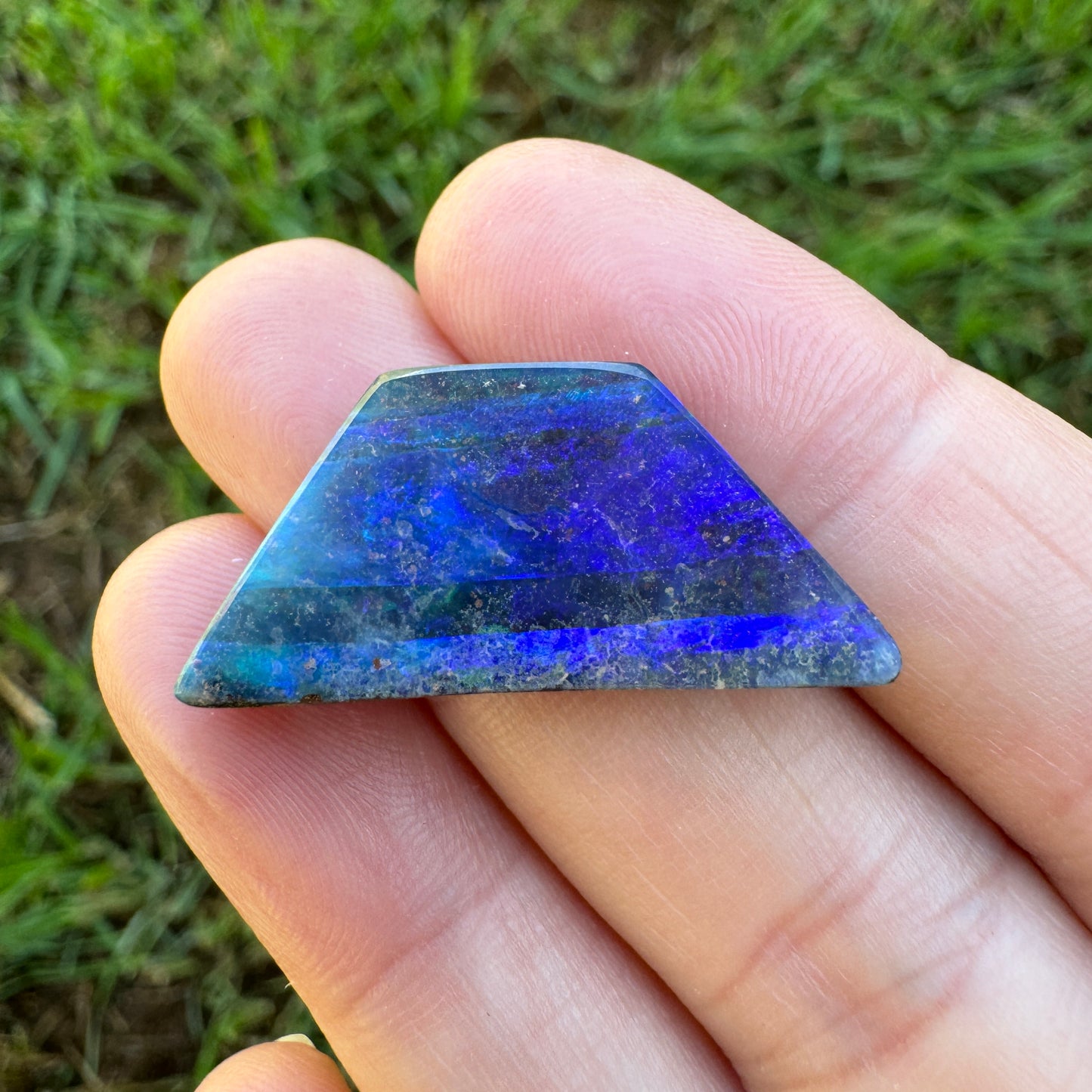 13.05 Ct geometric boulder opal