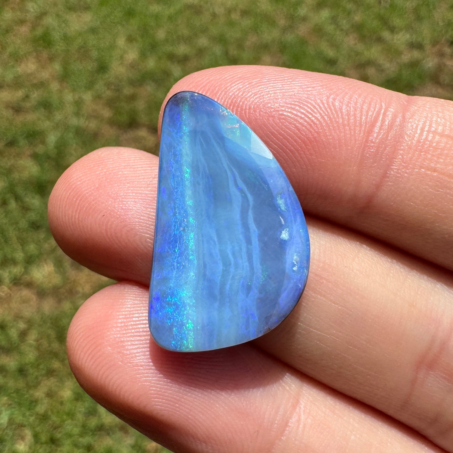 14.07 Ct blue boulder opal