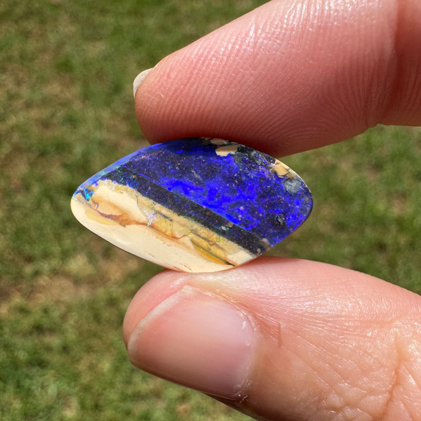 8.60 Ct purple and caramel boulder opal