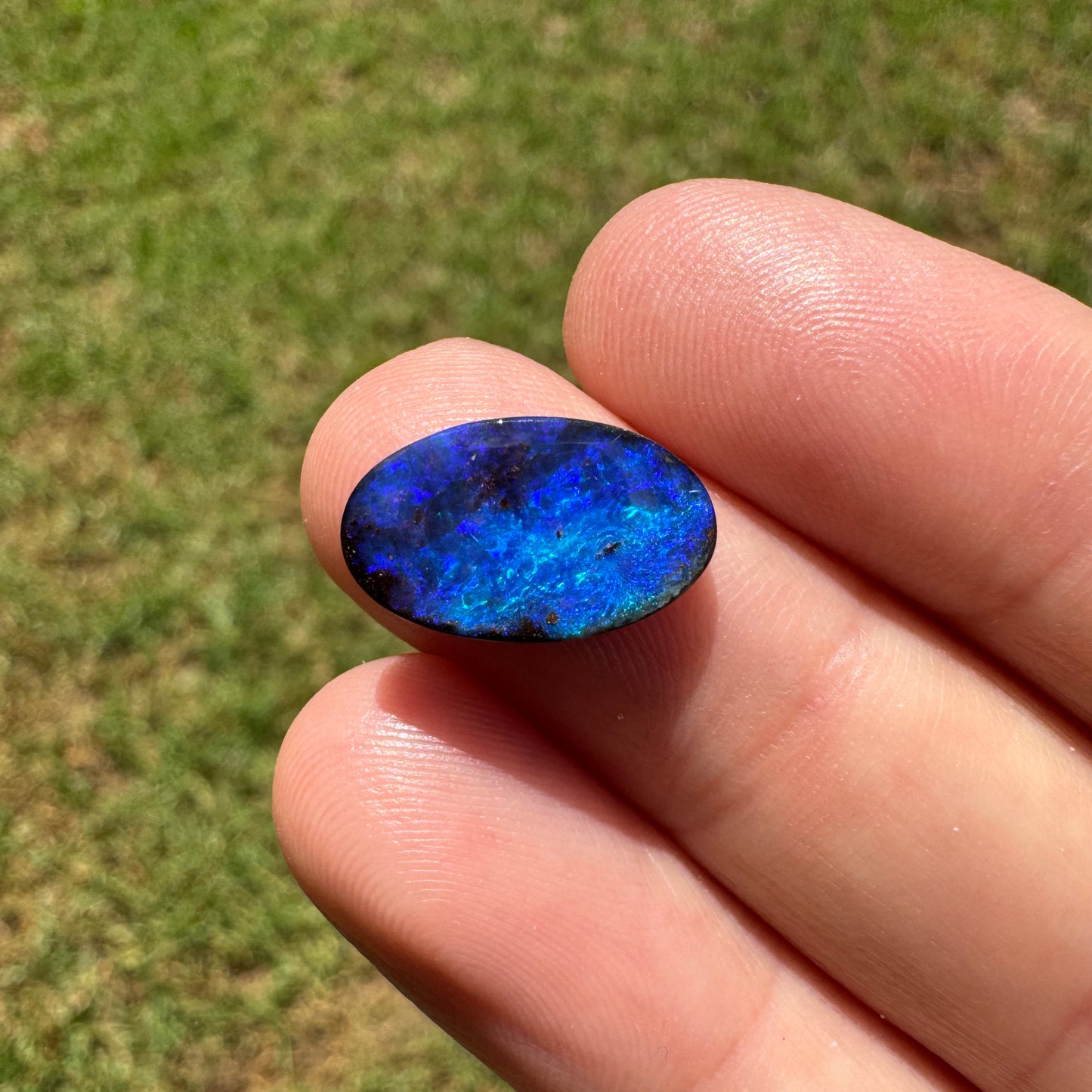 3.91 Ct small oval boulder opal